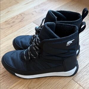 SOREL Black and White Kids snow Boot/shoe Waterproof size youth 6